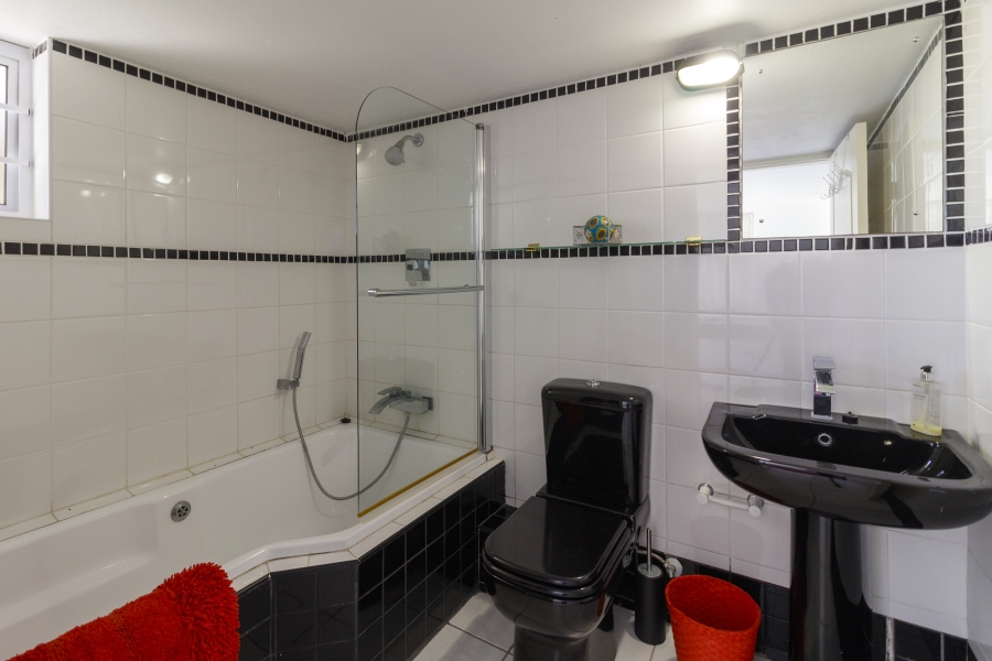 6 Bedroom Property for Sale in West Bank Eastern Cape